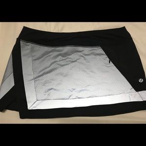 Lululemon reflective skirt size 6